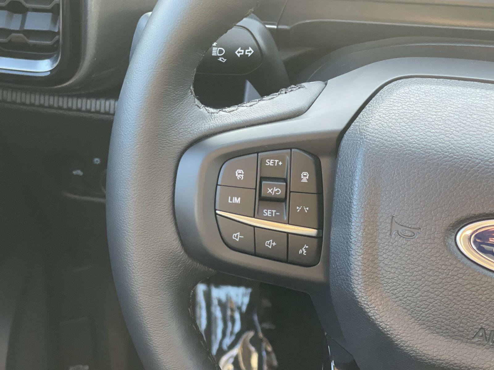 Used 2026 Ford Ranger Lariat w/ FX4 Off-Road Package AWD/4WD image 9