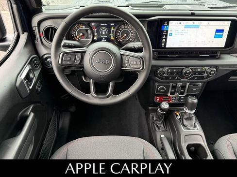 Used 2025 Jeep Gladiator Rubicon w/ Convenience Group image 8