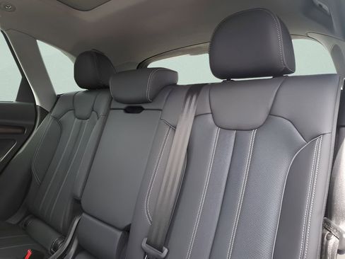 Used 2023 Audi Q5 2.0T Premium Plus w/ Premium Plus Package image 9