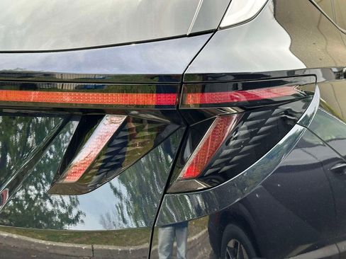 Certified 2024 Hyundai Tucson Limited AWD/4WD image 9