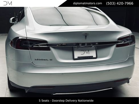 Used 2016 Tesla Model S 70 RWD image 16