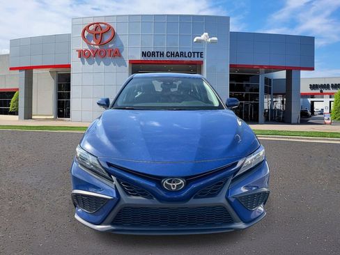 Used 2024 Toyota Camry SE w/ Convenience Package FWD image 5