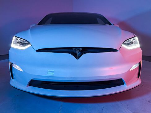 Used 2023 Tesla Model X AWD/4WD image 5