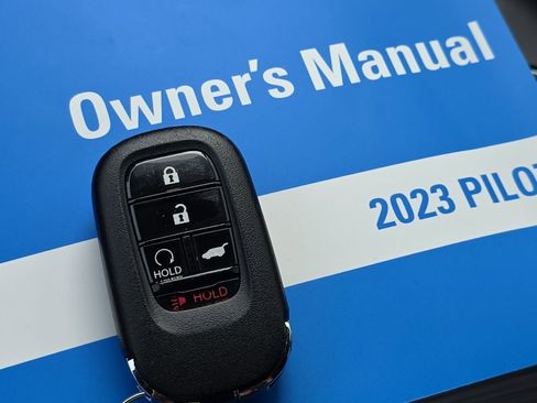 Used 2023 Honda Pilot Sport image 28