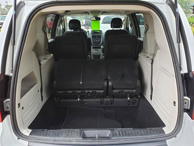 Used 2018 Dodge Grand Caravan SE w/ UConnect Hands-Free Group FWD image 5