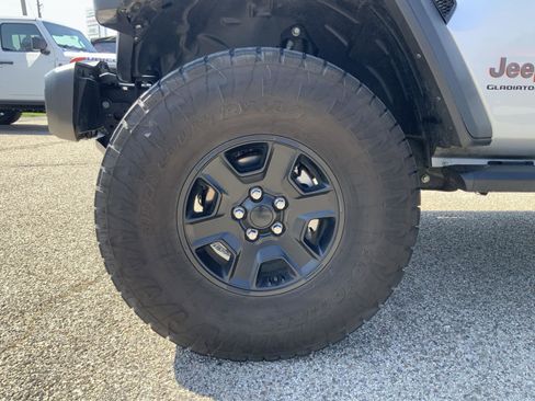 Used 2023 Jeep Gladiator Mojave w/ LED Lighting Group image 17