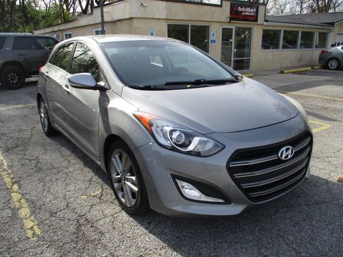 Used 2016 Hyundai Elantra GT FWD image 4