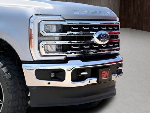 Used 2023 Ford F250 Lariat w/ Chrome Package AWD/4WD image 8