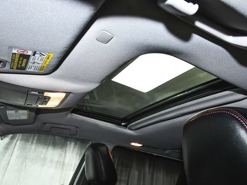 Used 2019 Toyota Highlander SE AWD/4WD image 40
