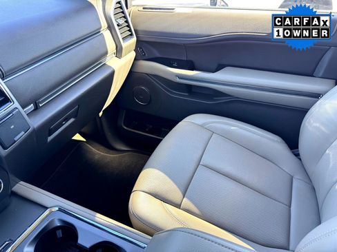 Used 2021 Ford Expedition XLT image 31