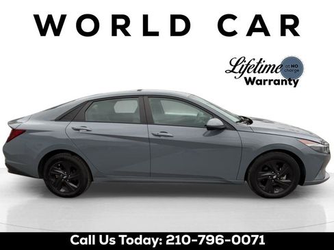 Used 2023 Hyundai Elantra SEL image 2