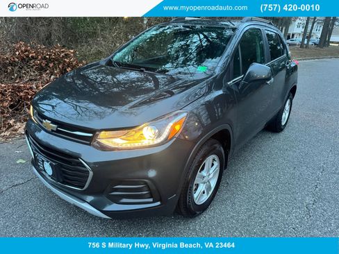 Used 2017 Chevrolet Trax LT w/ LT Convenience Package image 1