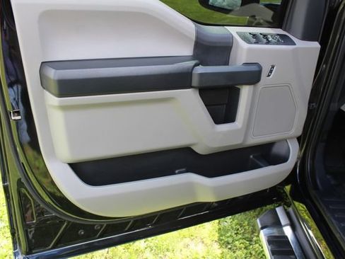 Used 2022 Ford F250 XL w/ STX Appearance Package AWD/4WD image 31