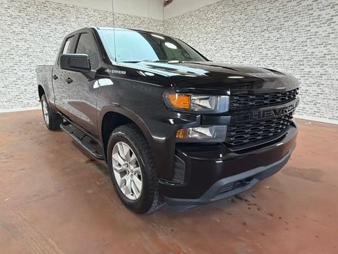 Used 2020 Chevrolet Silverado 1500 Custom w/ Custom Convenience Package RWD image 9