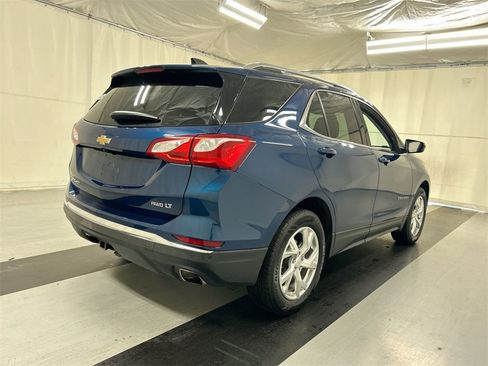Used 2020 Chevrolet Equinox LT image 2