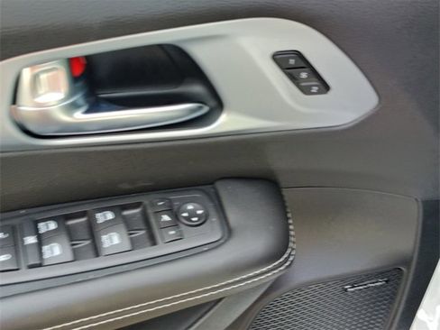 New 2026 Chrysler Pacifica Limited w/ Uconnect Theater Family Group image 12