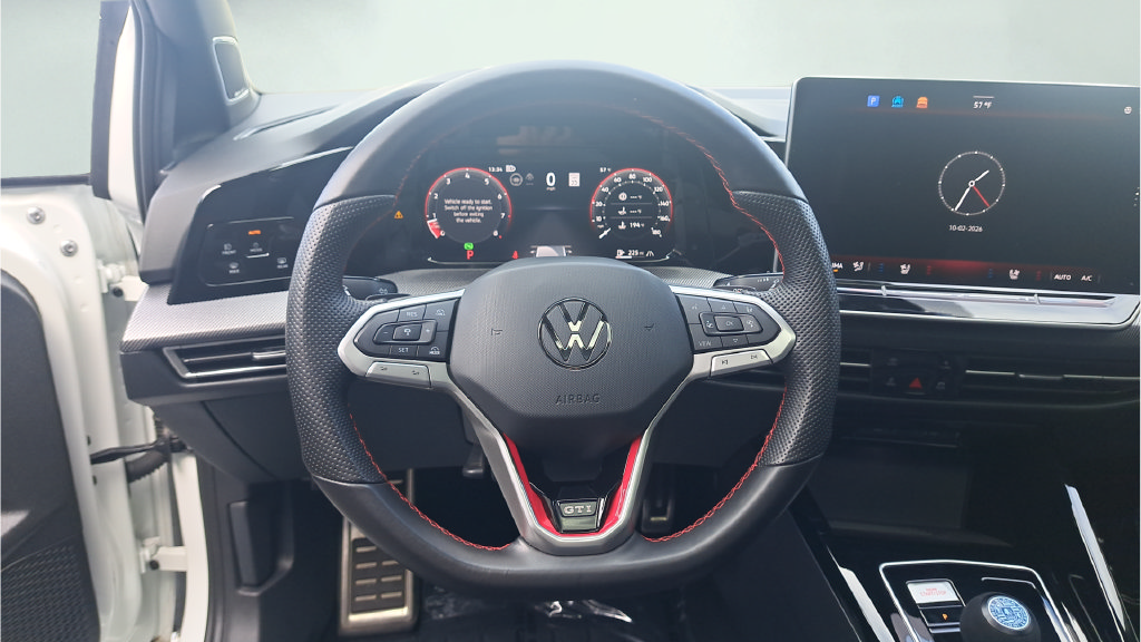 Used 2025 Volkswagen GTI SE FWD image 18