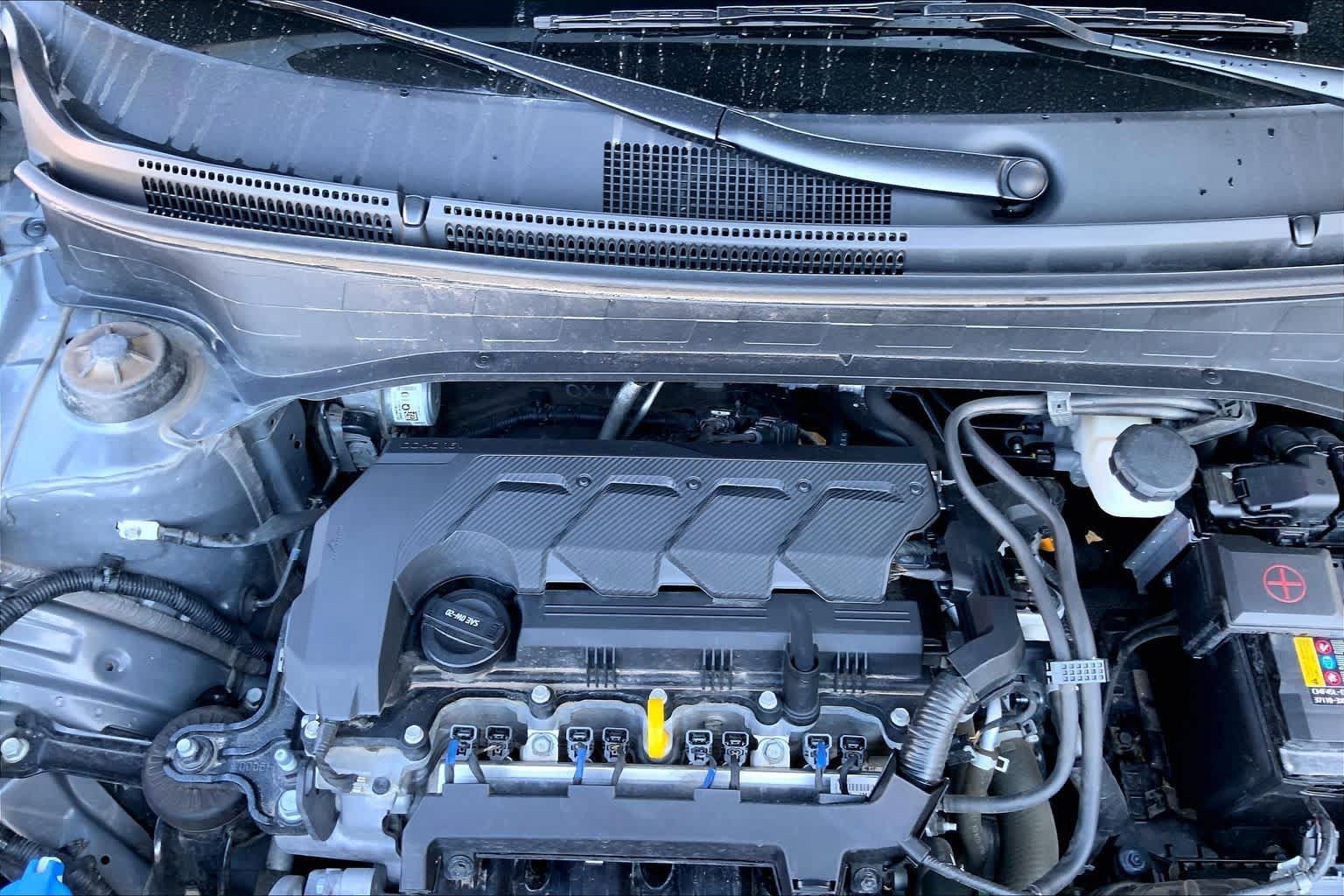 Certified 2025 Hyundai Venue SEL FWD image 30