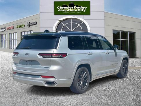 Used 2021 Jeep Grand Cherokee L Summit w/ Luxury Tech Group V AWD/4WD image 6