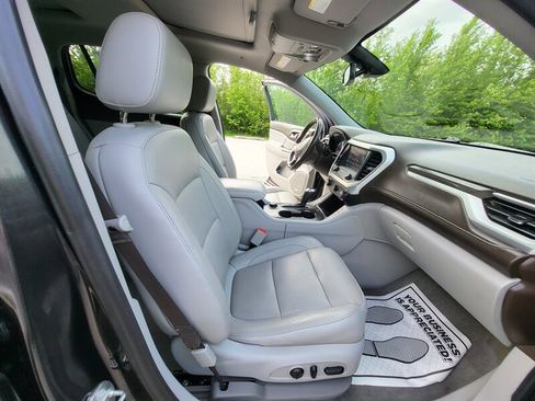 Used 2018 GMC Acadia SLT w/ LPO, Floor Liner Package FWD image 25