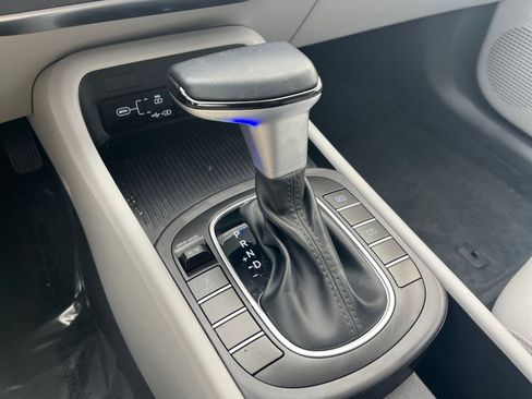 Used 2025 Hyundai Kona SEL image 35