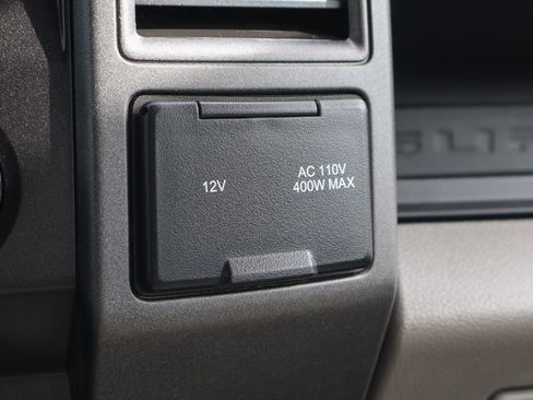 Used 2022 Ford F550 2WD Crew Cab Super Duty w/ Power Equipment Group image 38