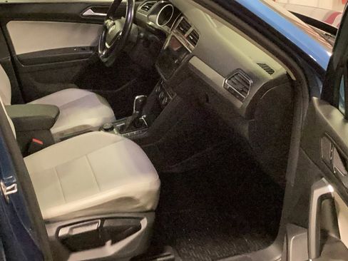 Used 2018 Volkswagen Tiguan SE w/ Panoramic Sunroof Package image 20