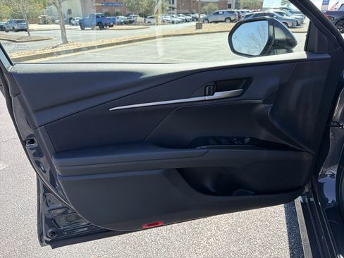 Used 2025 Toyota Camry LE image 10