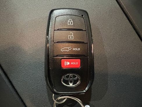 Certified 2025 Toyota Highlander XLE AWD/4WD image 21