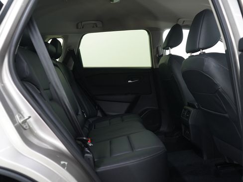 Used 2025 Nissan Rogue SL image 12