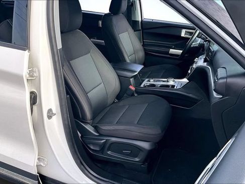 Used 2023 Ford Explorer XLT AWD/4WD image 28