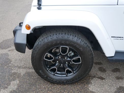 Used 2018 Jeep Wrangler Unlimited Sahara image 15