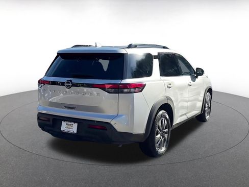 Used 2025 Nissan Pathfinder SV image 14