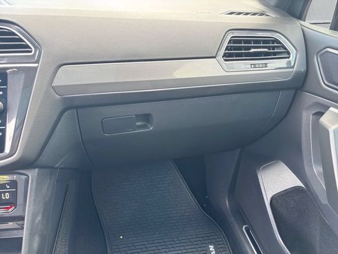 Used 2024 Volkswagen Tiguan SE R-Line AWD/4WD image 17