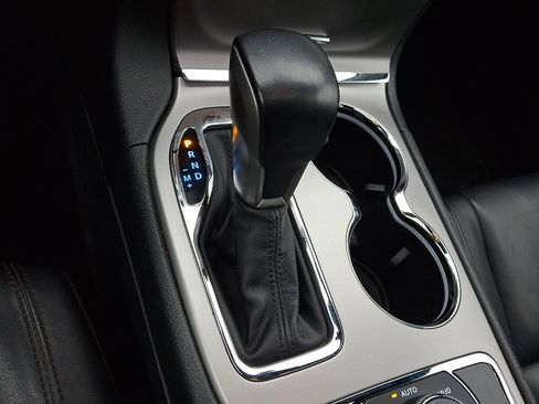 Used 2018 Jeep Grand Cherokee Limited w/ Trailer Tow Group IV image 15