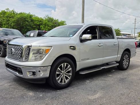 Used 2017 Nissan Titan SL RWD image 3