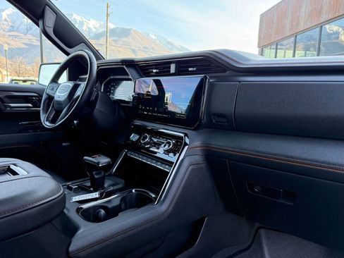 Used 2022 GMC Sierra 1500 AT4 w/ AT4 Premium Package image 16