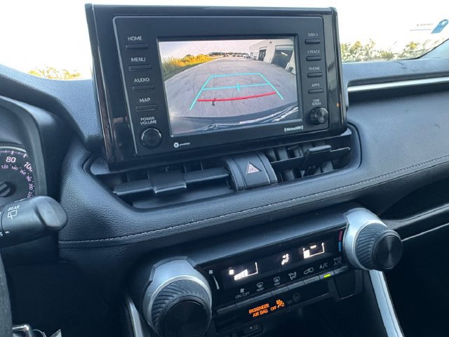 Used 2021 Toyota RAV4 LE FWD image 9