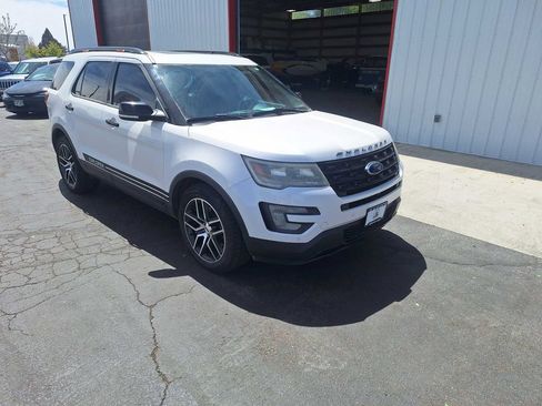 Used 2017 Ford Explorer Sport w/ Equipment Group 401A AWD/4WD image 10