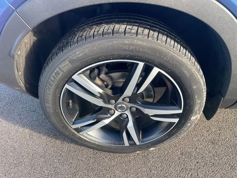 Used 2021 Volvo XC40 T5 R-Design w/ Advanced Package image 16