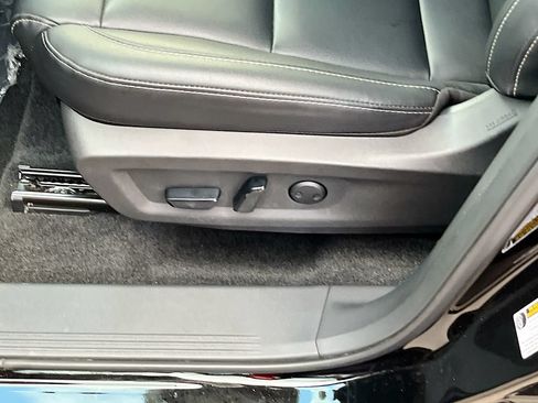 Used 2025 Nissan Murano SL w/ Cargo Package AWD/4WD image 19