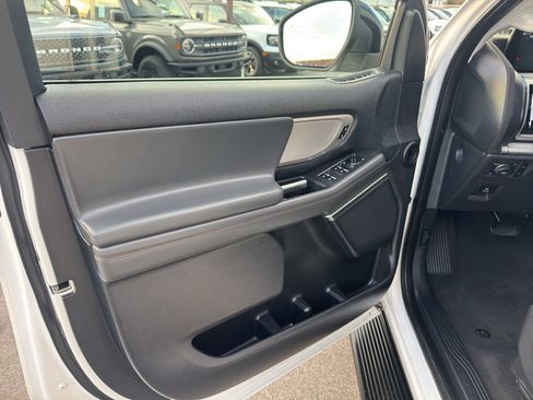 Used 2025 Ford Expedition Max Active image 7