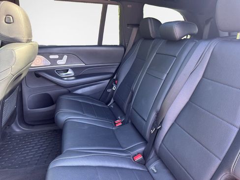 Used 2021 Mercedes-Benz GLS 450 4MATIC image 24