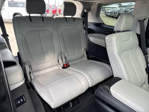 Used 2021 Jeep Grand Cherokee L Summit w/ Luxury Tech Group V image 22