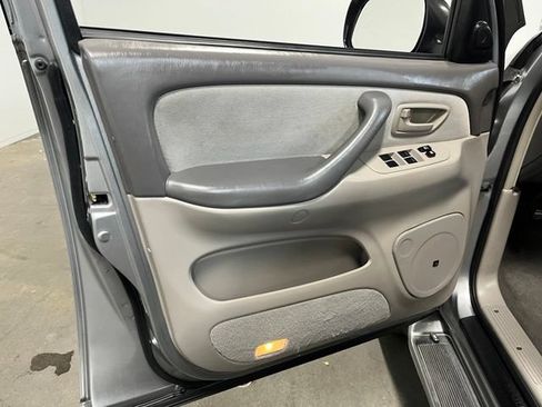 Used 2005 Toyota Sequoia SR5 RWD image 23