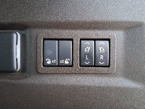 Used 2024 GMC Yukon Denali w/ Advanced Technology Package RWD image 7