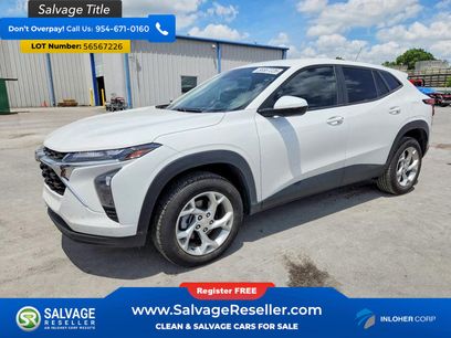 Used 2024 Chevrolet Trax LS w/ LS Convenience Package
