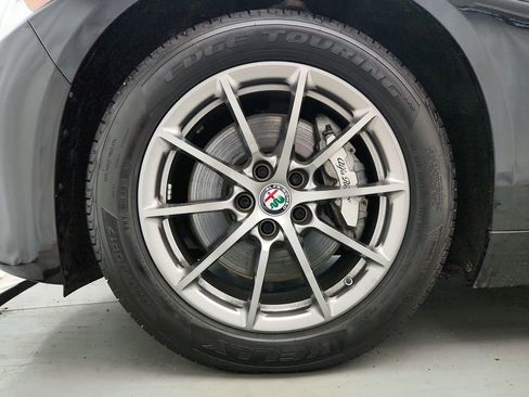Used 2018 Alfa Romeo Giulia AWD image 31