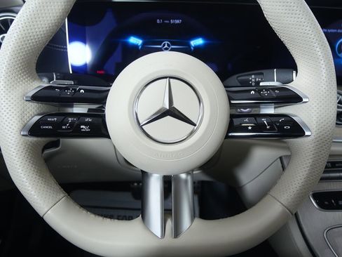 Used 2023 Mercedes-Benz E 450 Cabriolet image 21