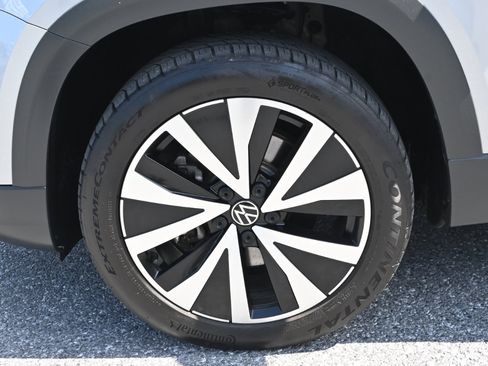 Used 2022 Volkswagen Taos SE image 33